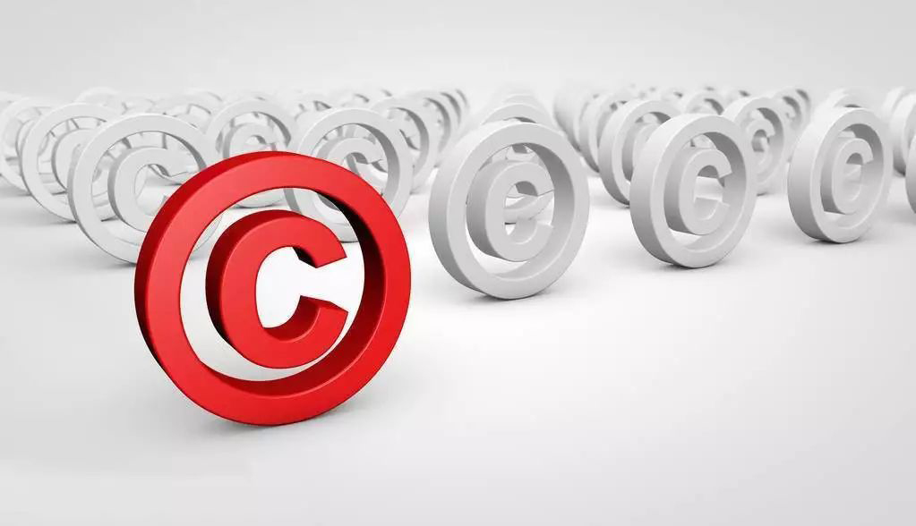 如何处理涉及他人版权的合作关系，确保企业不会因为版权问题而面临法律风险?